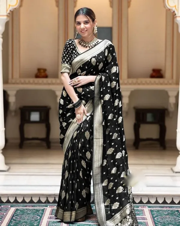 Black_Soft_Cotton_Weave_Saree_With_Unstitched_Blouse_For_Women