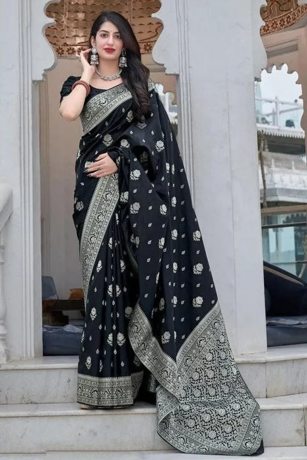 Black_Kanjivaram_Silk_Saree_For_Women