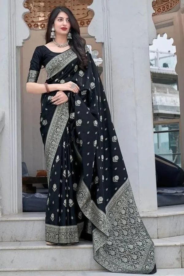 Black_Kanjivaram_Silk_Saree_For_Women