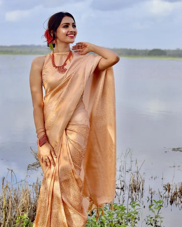 Cream_Kanjivaram_Silk_Saree_For_Women