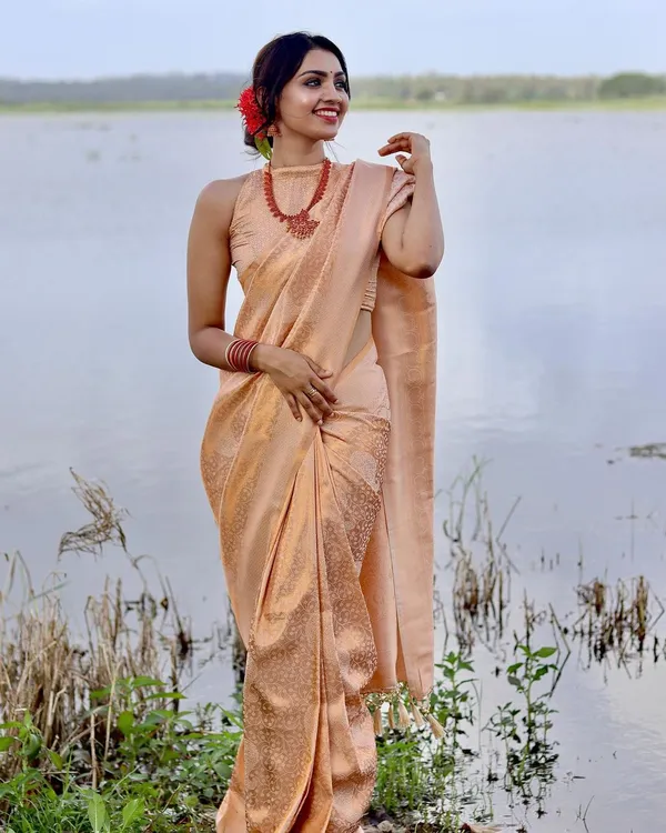 Cream_Kanjivaram_Silk_Saree_For_Women