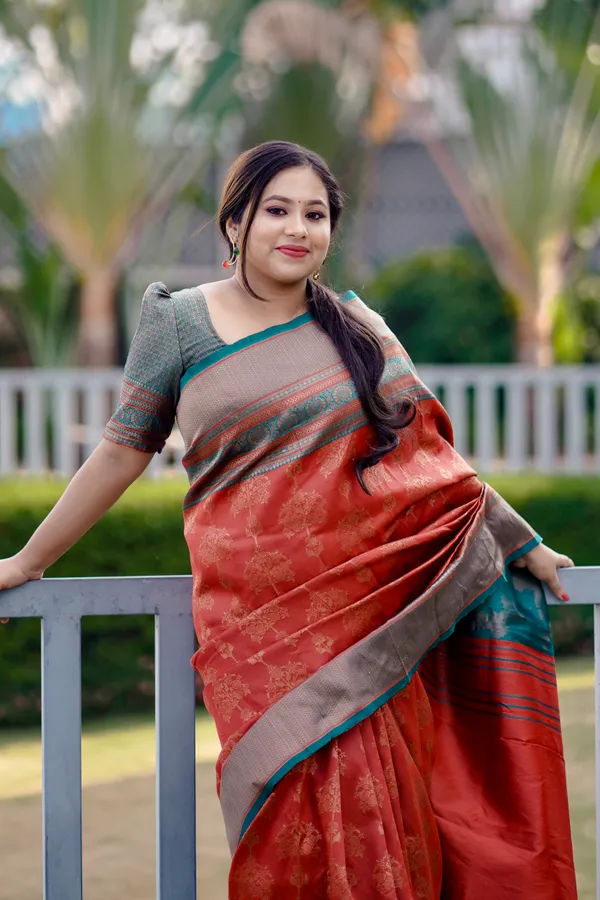 Red_Kanjivaram_Silk_Saree_For_Women