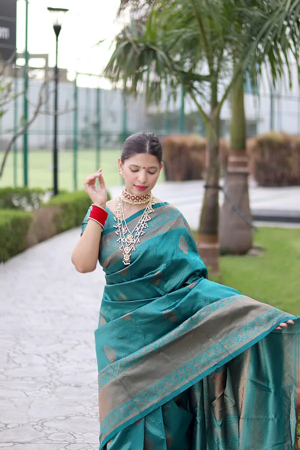 Teal_Kanjivaram_Silk_Saree_For_Women