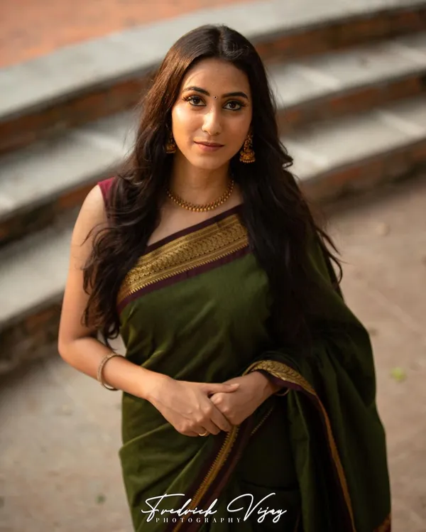 Dark_Green_Pure_Banarasi_Saree_For_Women