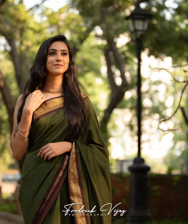 Dark_Green_Pure_Banarasi_Saree_For_Women
