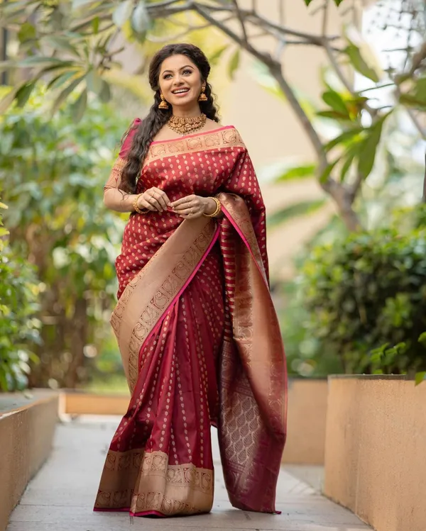 Red_Kanjivaram_Silk_Saree_For_Women