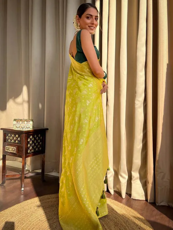 Green_Pure_Banarasi_Saree_For_Women