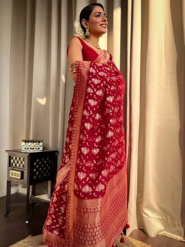 Red_Pure_Banarasi_Saree_For_Women