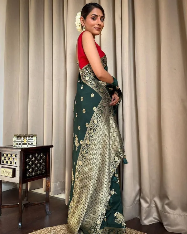 Green_Pure_Banarasi_Saree_For_Women