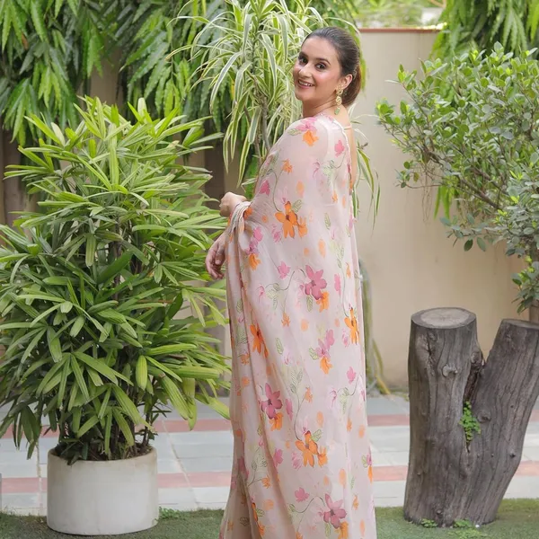 Aria_Beige_Floral_Printed_Organza_Saree_For_Women