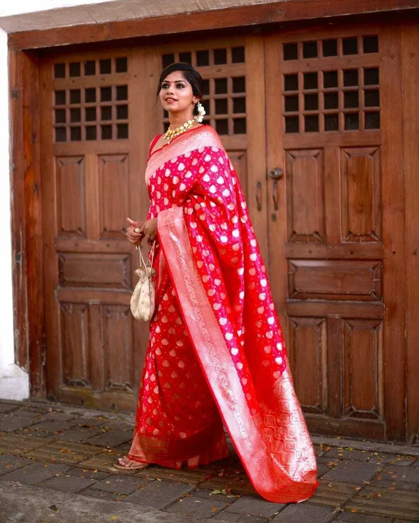 Pink_Woven_Banarasi_Jacquard_Saree_(Pink)_For_Women