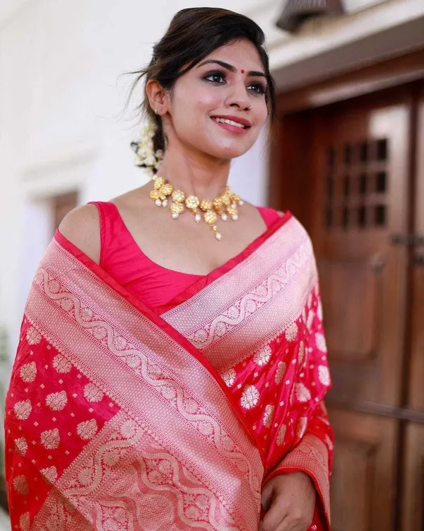 Pink_Woven_Banarasi_Jacquard_Saree_(Pink)_For_Women