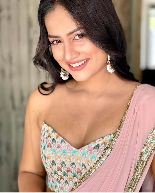 Rose_Pink_Trendy_Embroidered_Georgette_Saree_For_Women
