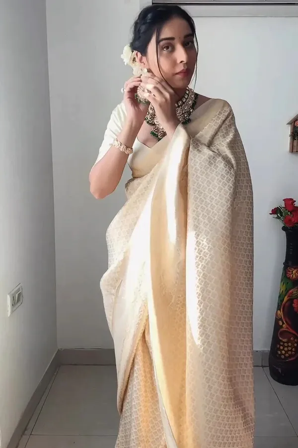 Cream_1-Minute_Ready_To_Wear_Saree_For_Women