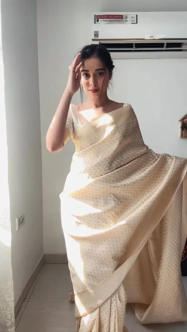 Cream_1-Minute_Ready_To_Wear_Saree_For_Women