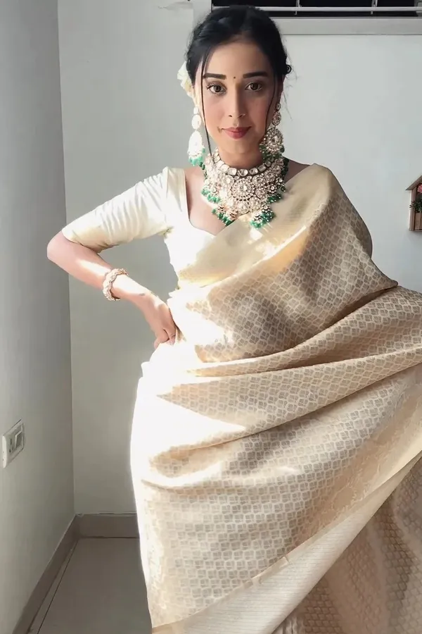 Cream_1-Minute_Ready_To_Wear_Saree_For_Women
