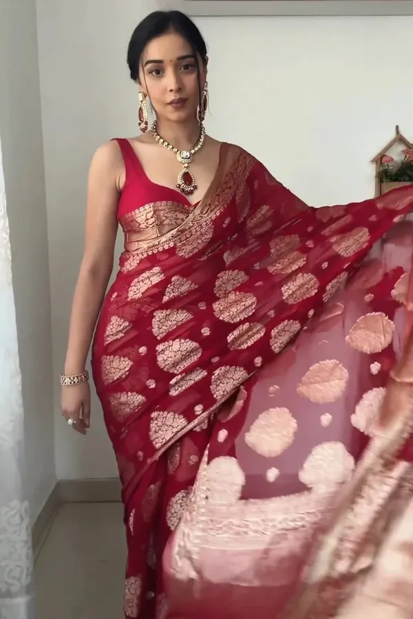 Red_1-Minute_Ready_To_Wear_Saree_With_Blouse_For_Women