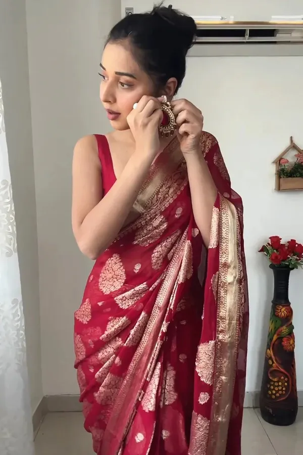 Red_1-Minute_Ready_To_Wear_Saree_With_Blouse_For_Women