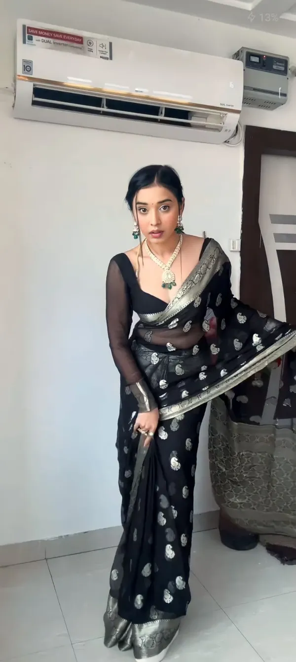 Black_1-Minute_Ready_To_Wear_Saree_For_Women
