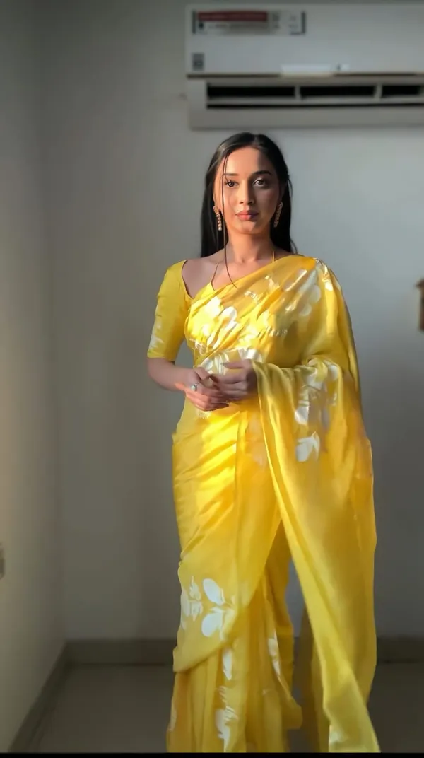 Yellow_1-Minute_Ready_To_Wear_Georgette_Saree_For_Women