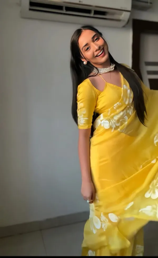 Yellow_1-Minute_Ready_To_Wear_Georgette_Saree_For_Women
