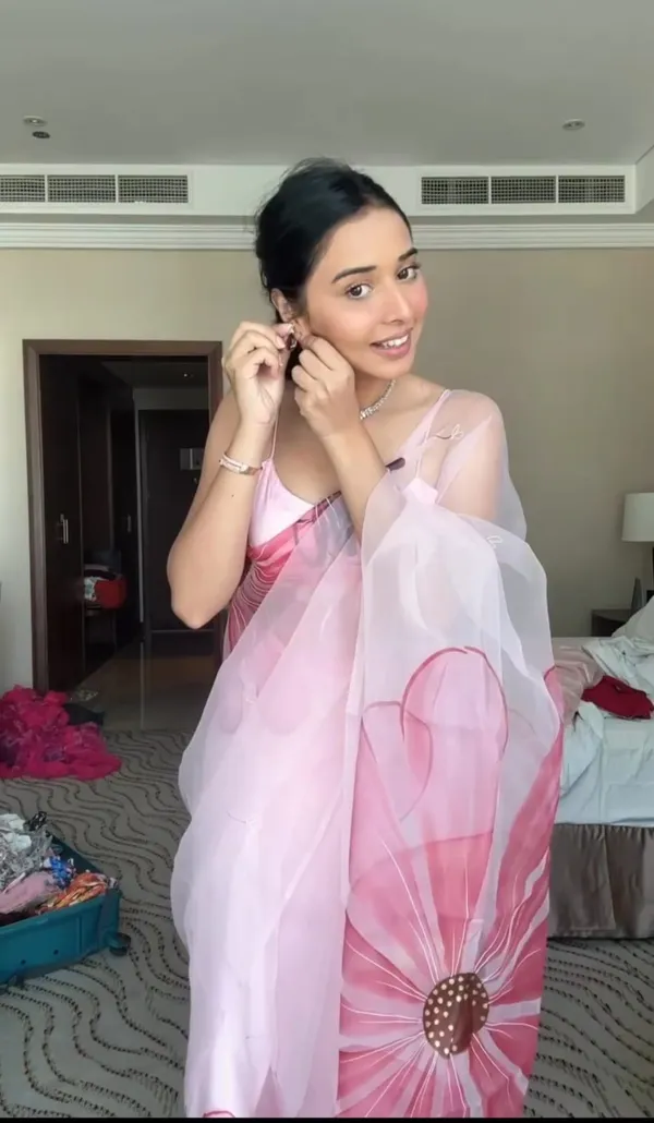 Pink_1-Minute_Ready_To_Wear_Organza_Saree_For_Women