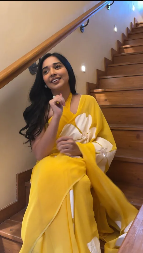 Yellow_1-Minute_Ready_To_Wear_Georgette_Saree_For_Women