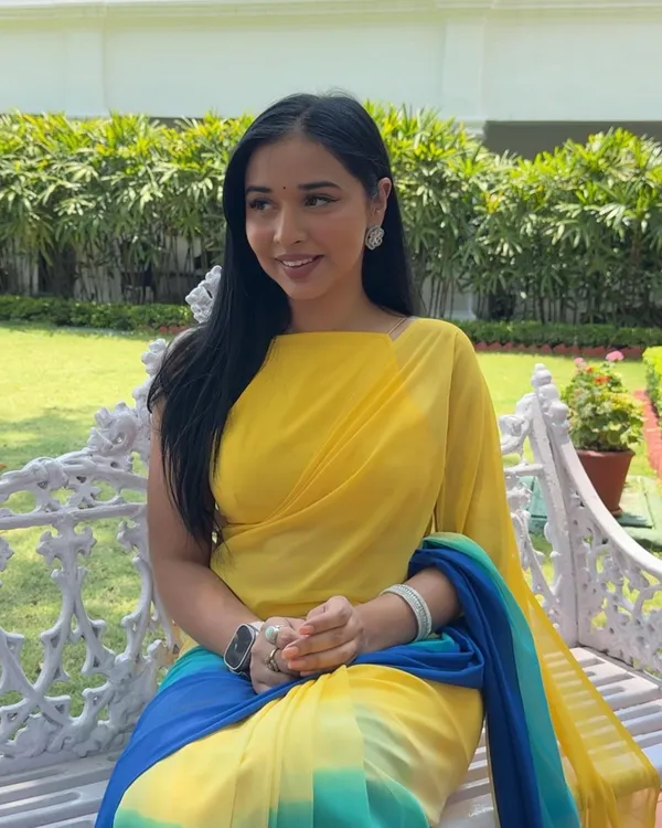 Yellow_1-Minute_Ready_To_Wear_Georgette_Saree_For_Women