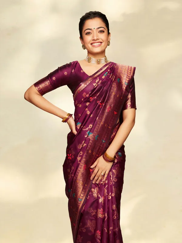 Wine_Banarasi_Silk_Floral_Saree_With_Unstitched_Blouse_Piece_For_Women