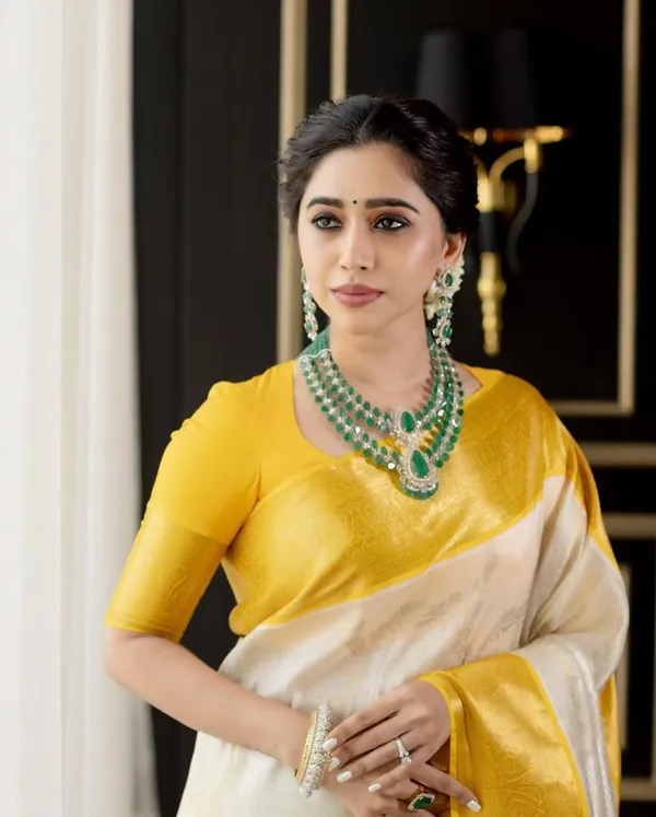 Cream_Yellow_Pure_Banarasi_Saree_For_Women