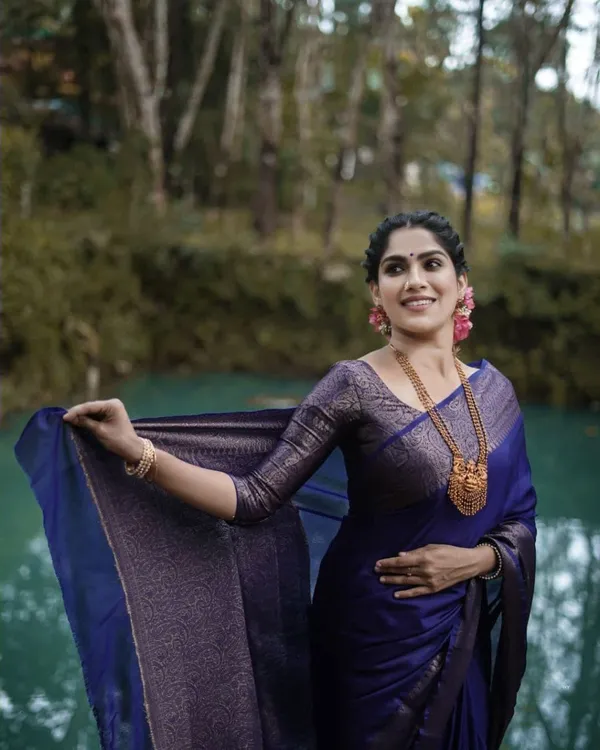 Navy_Blue_Pure_Banarasi_Saree_For_Women