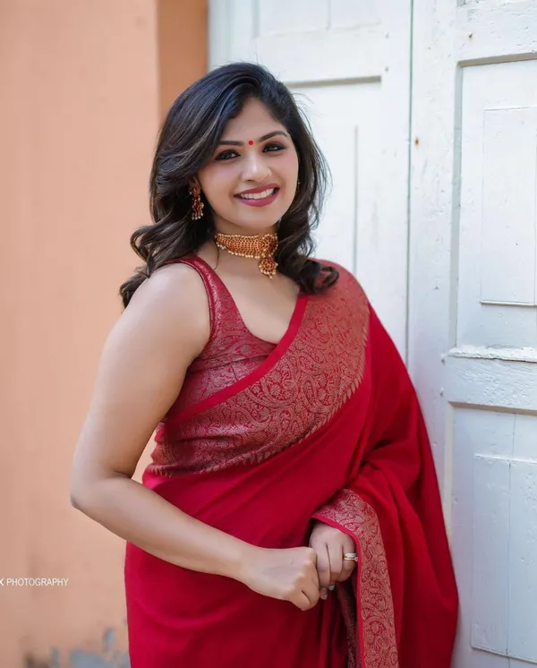 Red_Pure_Banarasi_Saree_For_Women