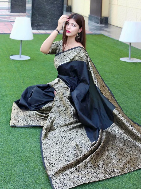 Blue_Riddhi_Creatuon_Embellished_Bollywood_Jacquard_Saree_(Blue)_For_Women