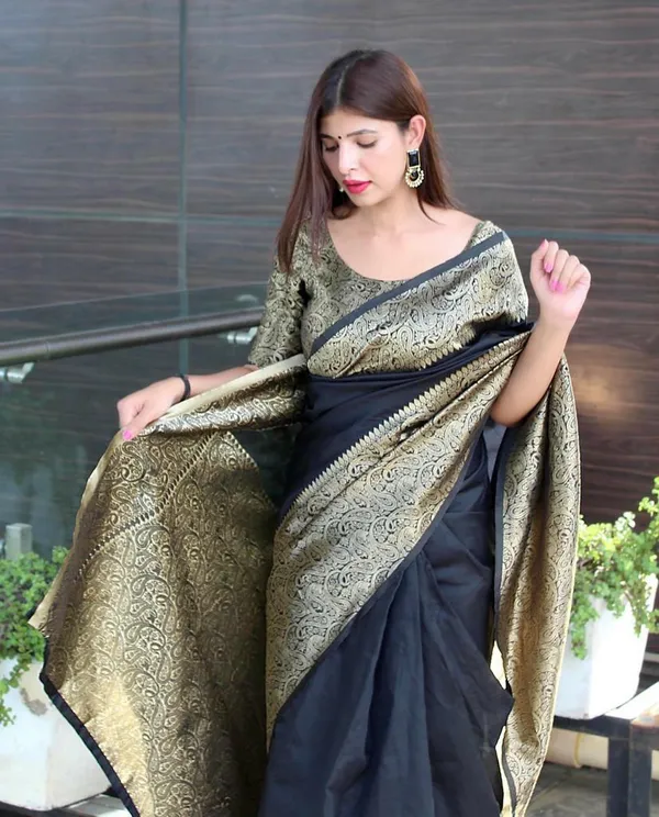 Blue_Riddhi_Creatuon_Embellished_Bollywood_Jacquard_Saree_(Blue)_For_Women