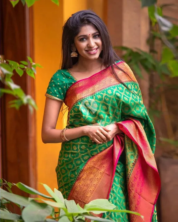 Green_Pure_Banarasi_Saree_For_Women