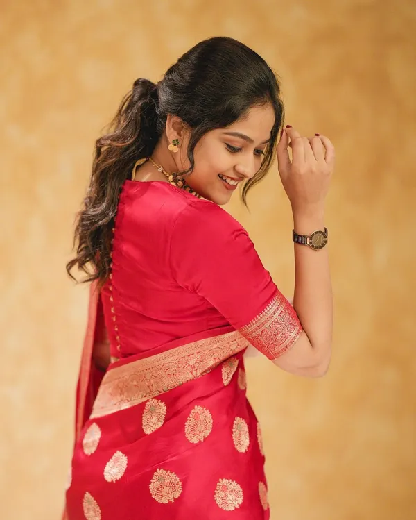 Red_Pure_Banarasi_Saree_For_Women