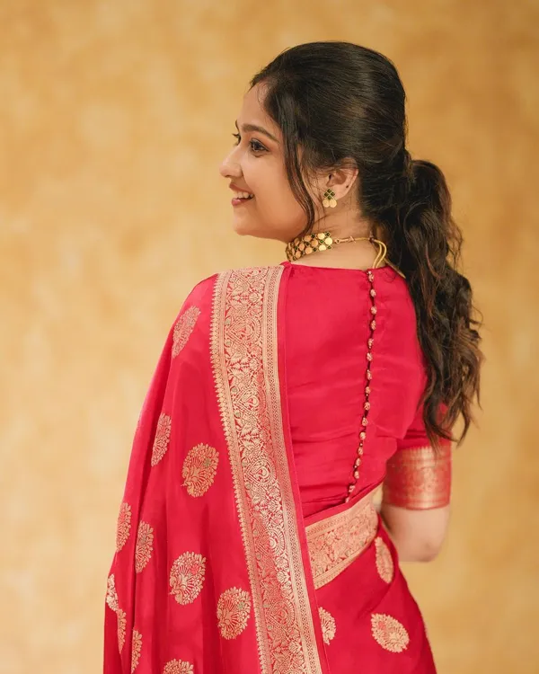 Red_Pure_Banarasi_Saree_For_Women