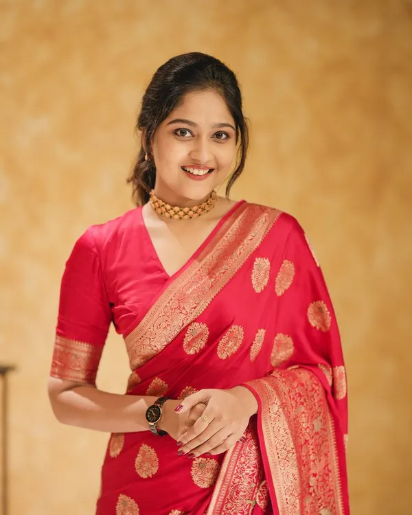 Red_Pure_Banarasi_Saree_For_Women