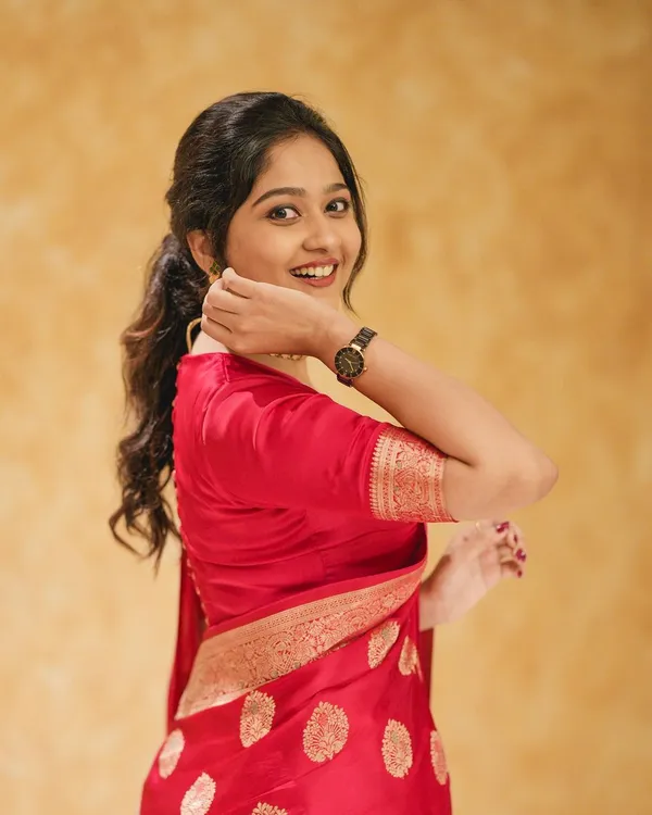 Red_Pure_Banarasi_Saree_For_Women