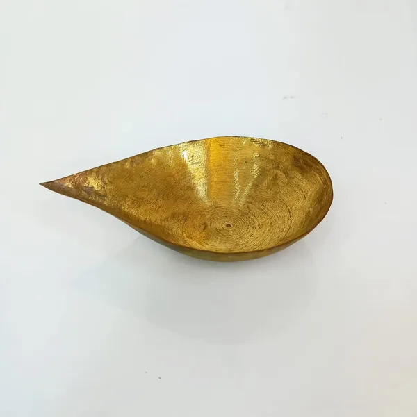 MAYAPURI_Golden_Handmade_Pital_Pradip,_Brass_Diya_Or_Deepak_For_Daily_Puja