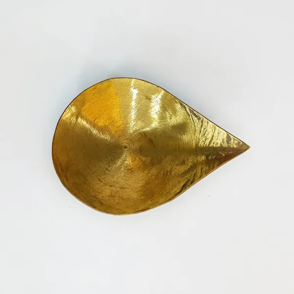 MAYAPURI_Golden_Handmade_Pital_Pradip,_Brass_Diya_Or_Deepak_For_Daily_Puja