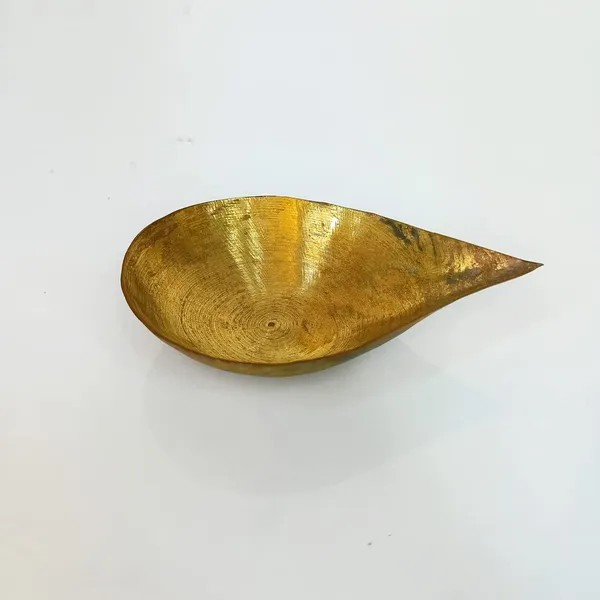 MAYAPURI_Golden_Handmade_Pital_Pradip,_Brass_Diya_Or_Deepak_For_Daily_Puja