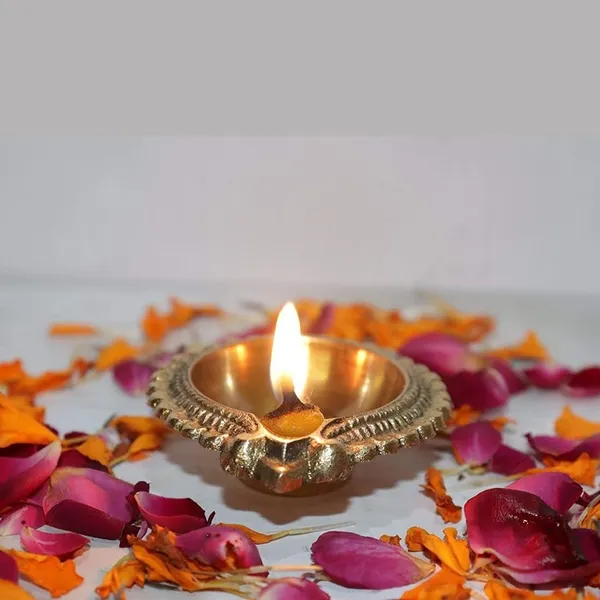 MAYAPURI_Brass_Handcrafted_Diya,_Traditional_Pital_Pradip,_Decorative_Brass_Oil_Lamp_|_Diwali_Decorations_-_Pack_Of_4