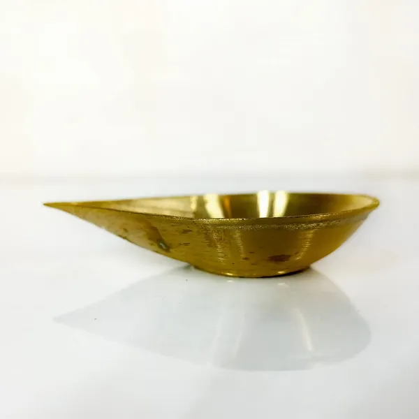 Golden_Handmade_Pital_Pradip,_Pure_Brass_Diya_/Pradeep_For_Daily_Usage