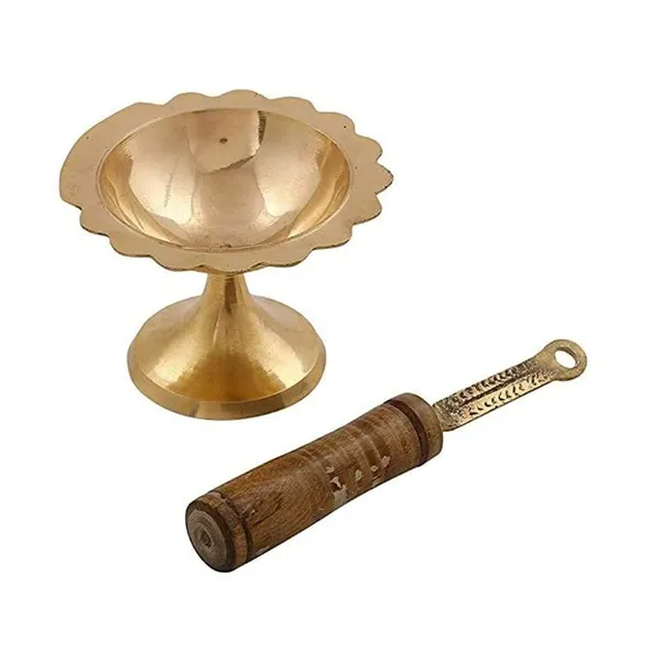 MAYAPURI_Brass_Aarti_Lamp_/Camphor_Dhoop_Stand_/Kapoor_Diya_Holder_With_Handle