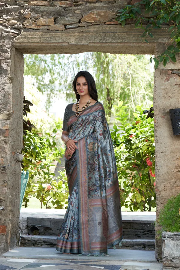 Multicolor_Jacquard_Weaved_With_Fancy_Jari_Rich_Pallu_Border_With_Digital_Printed_Saree_With_Blouse